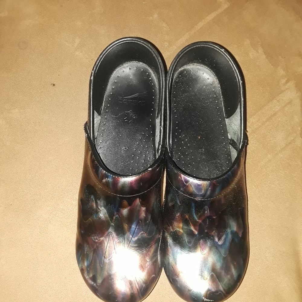 Dansko nursing shoes size 12 women's